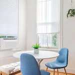 Classy 1-Br Flat Nestled Between Dupont & Logan
